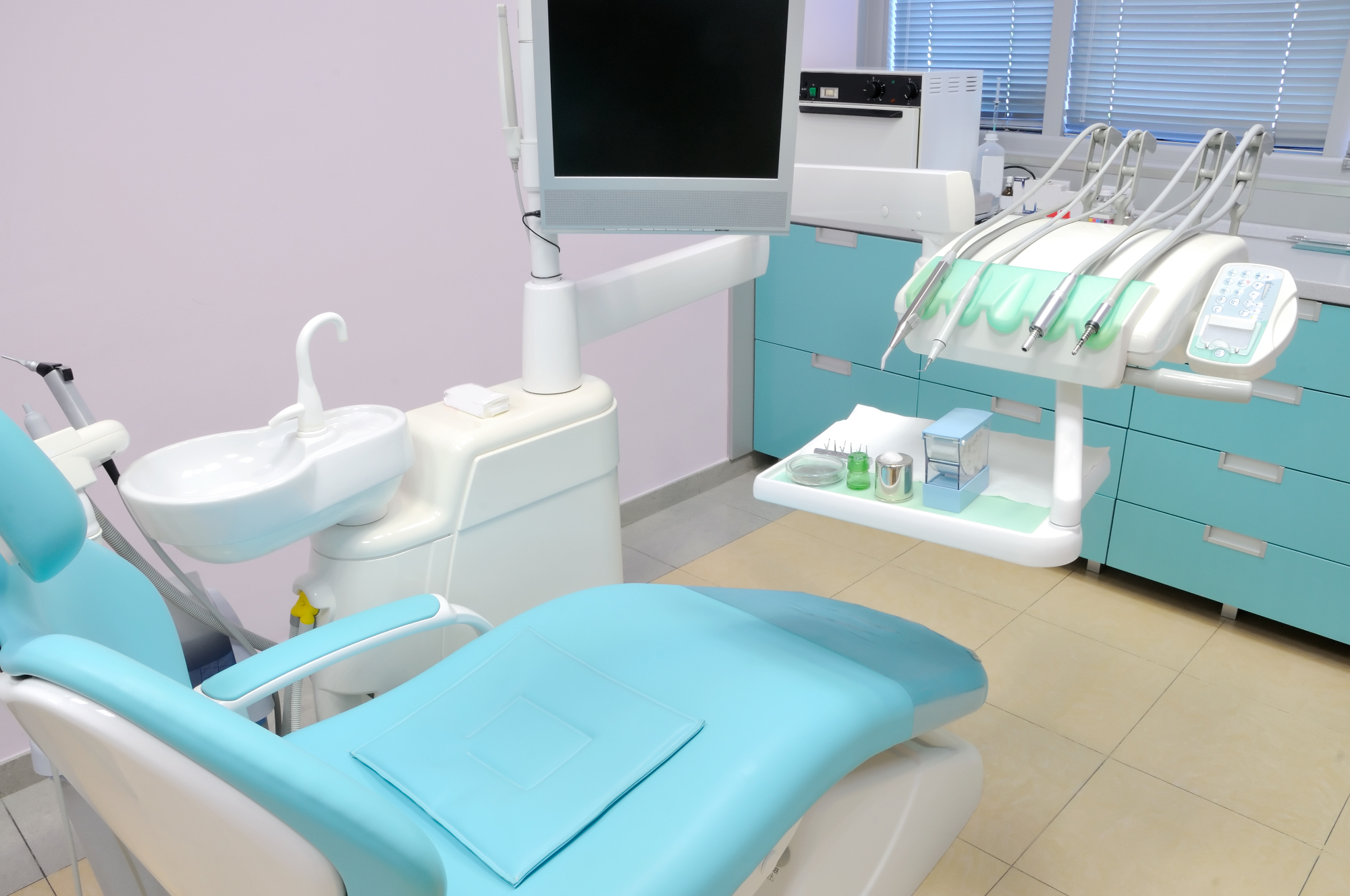 Zobna kirurgija velja za izjemno pomembno vejo v zobozdravstvu